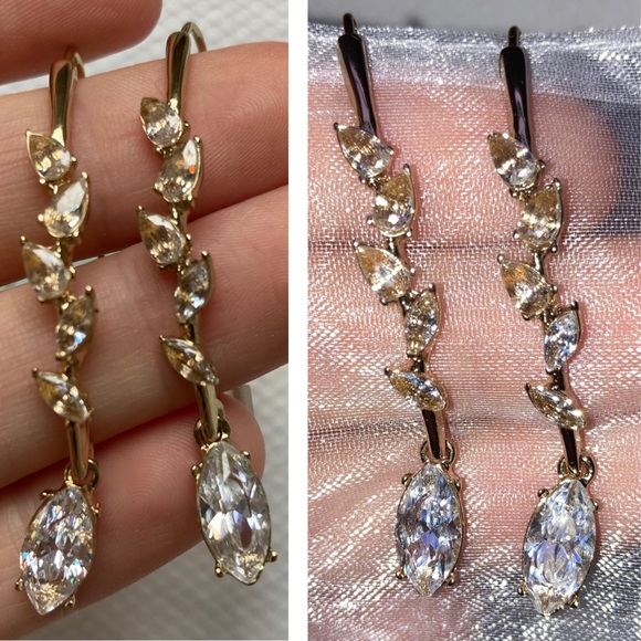 Ionna & Lily pendant earrings. - Picture 3 of 5